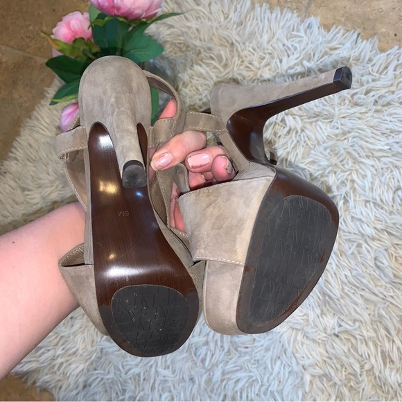 Diane von Furstenberg DVF crisscross suede heel sandals - Picture 10 of 17